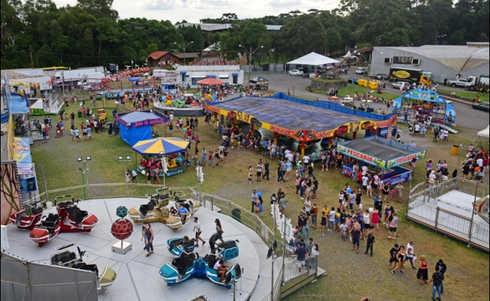 Parque de Diversões da Festa da Uva tem grande movimento