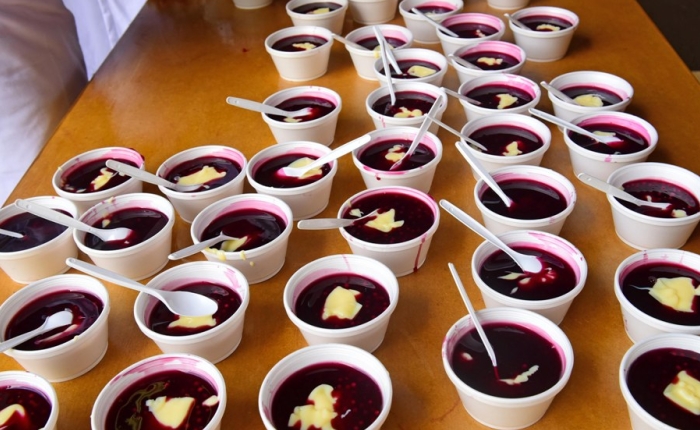 Saguzaço da Festa da Uva serve 250 quilos do doce ao público