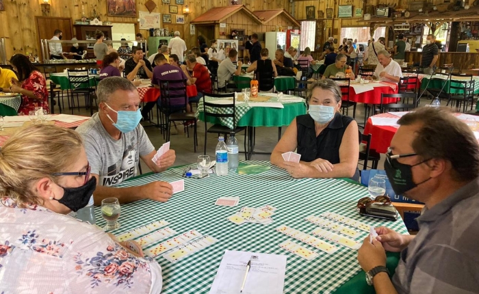 Veja quem foram os vencedores dos Torneios de Canastra e Escovão dos Jogos de Bodega da Festa da Uva