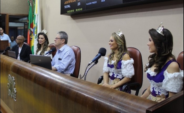 Soberanas convidam prefeito e vereadores caxienses   para abertura da Festa da Uva 2019  