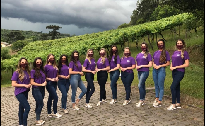 Embaixatrizes da Festa da Uva serão coroadas  no palco da Feira do Livro de Caxias,  na Praça Dante Alighieri