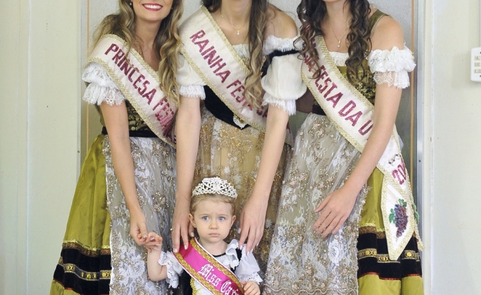 Vestido de Miss Caxias Baby é inspirado em modelo da rainha da Festa da Uva 2019