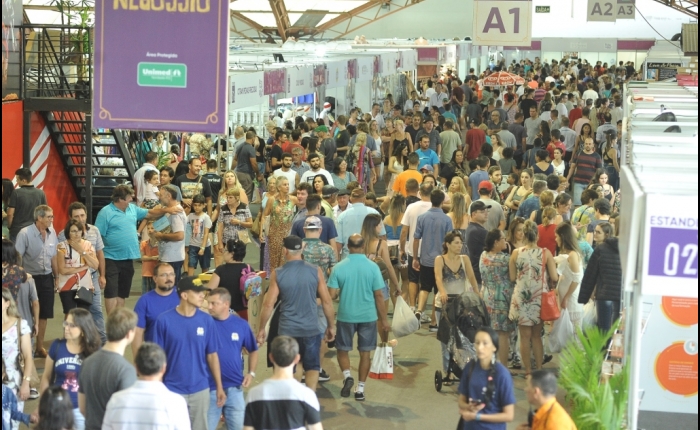 Área de Gastronomia da Festa da Uva 2022 tem fila de espera