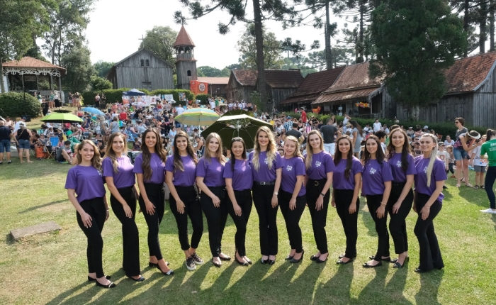 Candidatas a Rainha e Princesas têm agenda movimentada nos Pavilhões