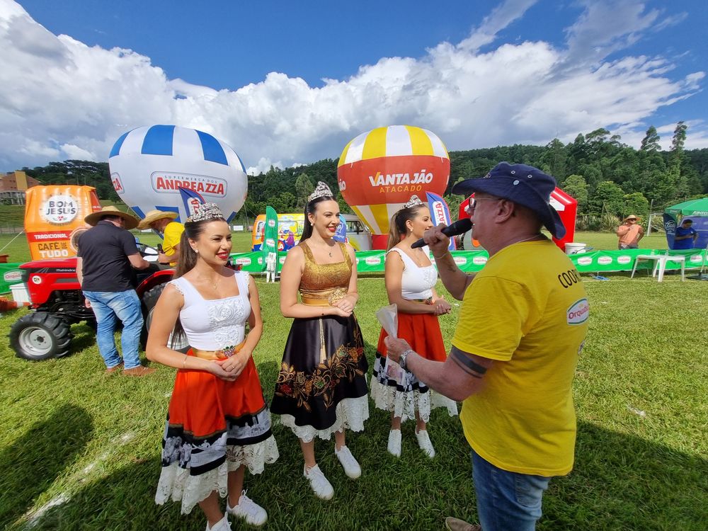 Rainha Lizandra e princesas Eduarda e Letícia estiveram nos Jogos Coloniais em Piaí e Vila Oliva